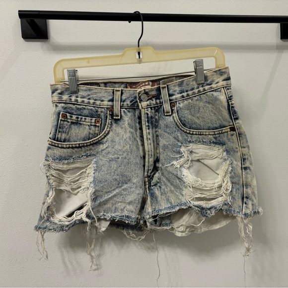 Levi’s Distressed Cutoff Shorts 29” - Picture 1 of 5